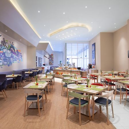 Ibis Styles Jakarta Mangga Dua Square Exterior foto