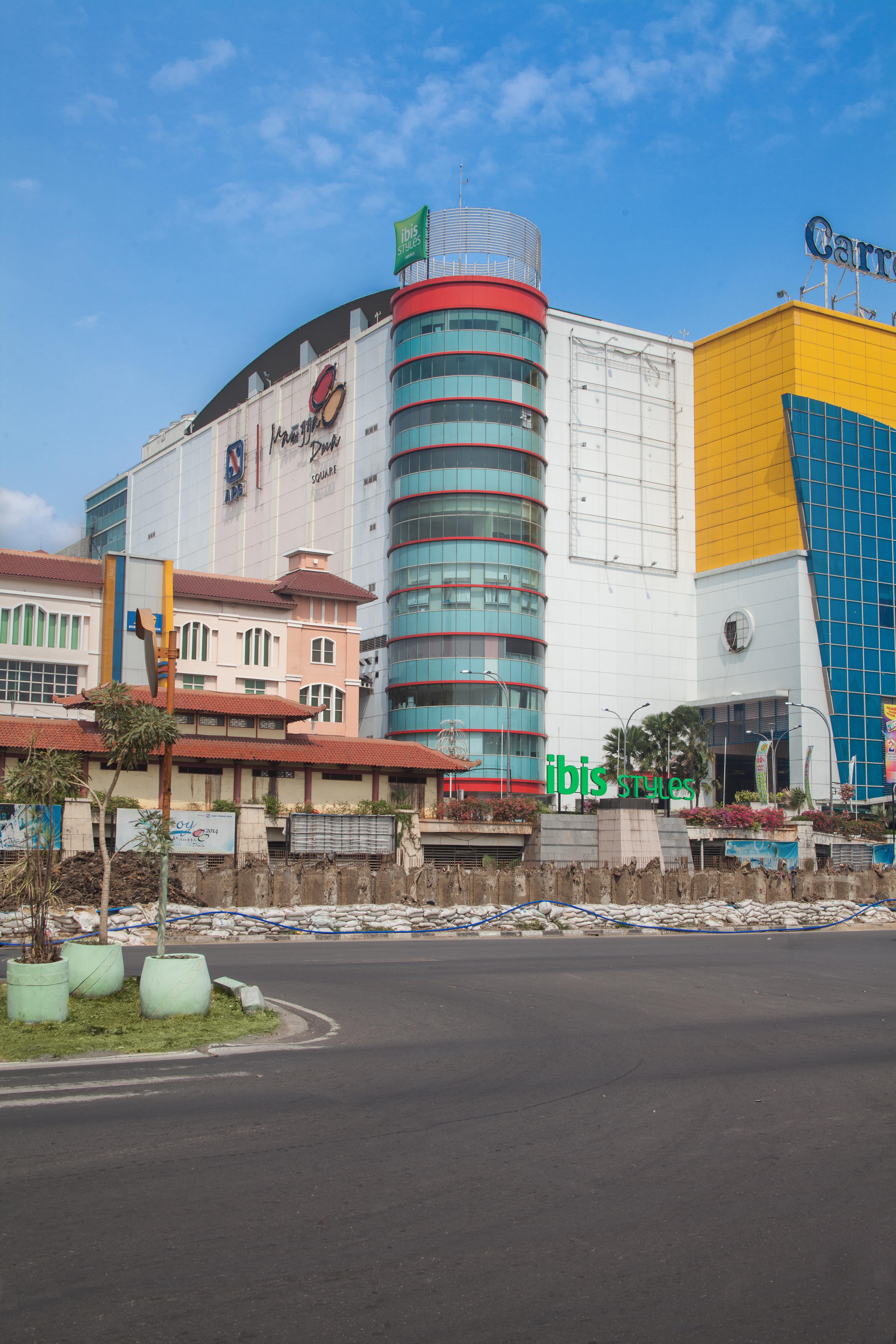 Ibis Styles Jakarta Mangga Dua Square Exterior foto